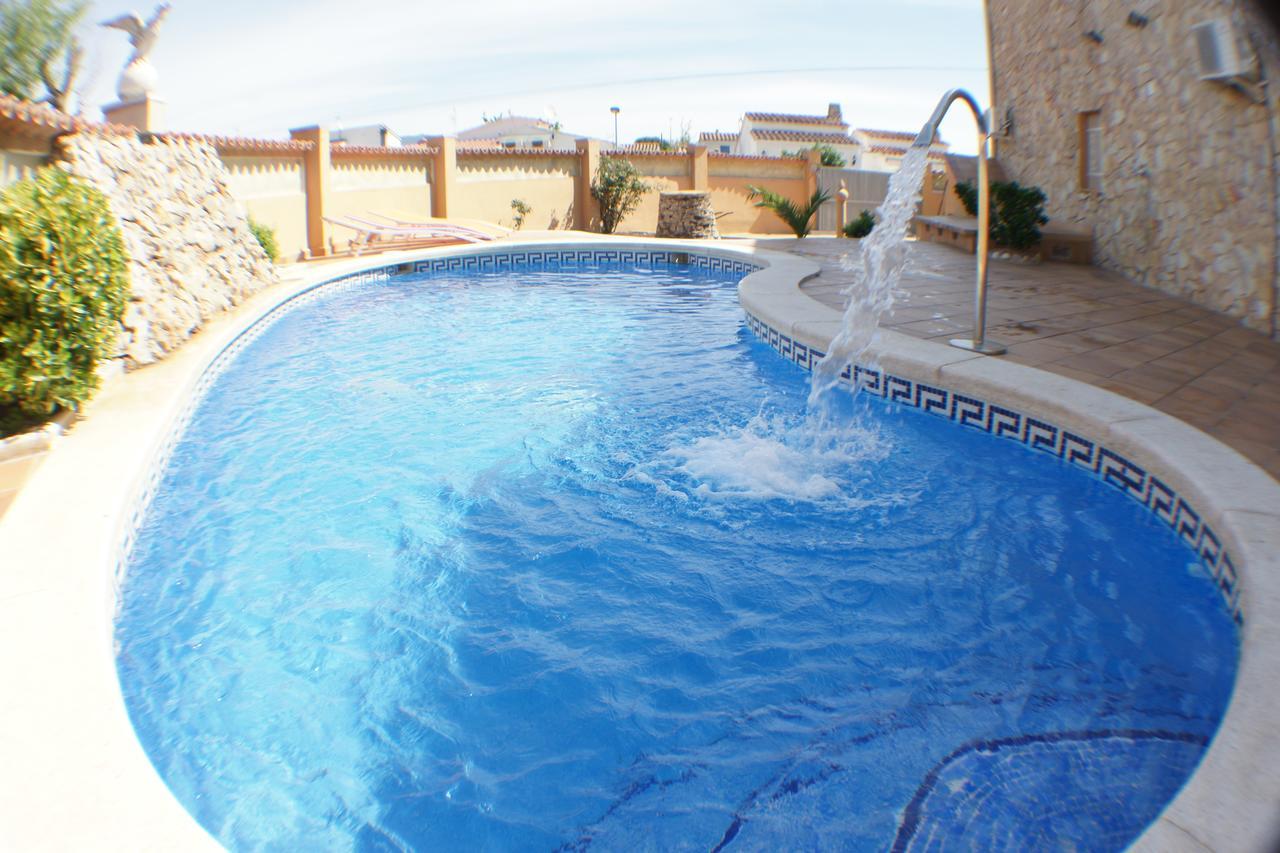 Goldhome - Carlit - Casa 9 Habitaciones, Piscina Privada, Sala De Juegos Empuriabrava Exteriör bild